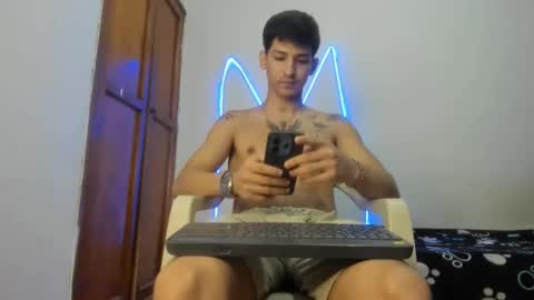Snapshot of maaster420 chatting on 7, 1, 2026 itgram pezlo josue online show from 7, 1, 2026