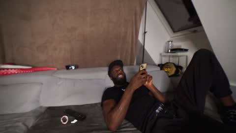 Mac Troy online show from 13, 12, 2024