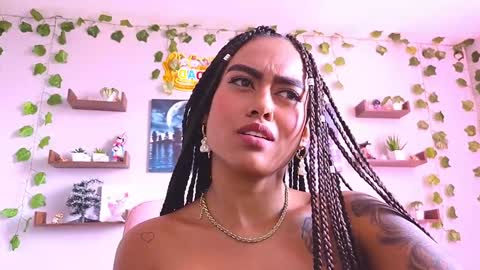 Macey Elliot Modelo Independiente online show from 6, 12, 2024