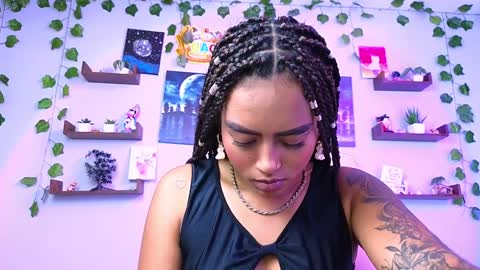 Macey Elliot Modelo Independiente online show from 12, 12, 2024