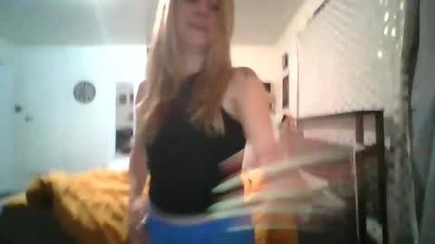 Snapshot of maceyloves chatting on 19, 5, 2026 maceyloves online show from 19, 5, 2026
