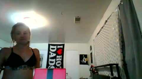 Snapshot of maceyloves chatting on 29, 5, 2026 maceyloves online show from 29, 5, 2026