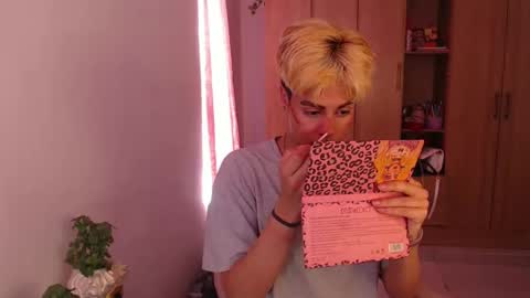 Snapshot of machissex chatting on 13, 12, 2024 machissex online show from 13, 12, 2024