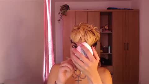 Snapshot of machissex chatting on 4, 1, 2025 machissex online show from 4, 1, 2025