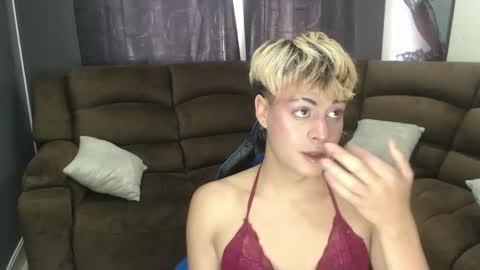 Snapshot of machissex chatting on 2, 10, 2025 machissex online show from 2, 10, 2025