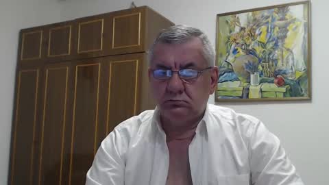 Macho online show from 1, 1, 2025