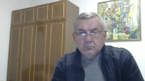 Snapshot of machomale3 chatting on 24, 11, 2025 Macho online show from 24, 11, 2025