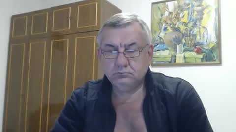 Snapshot of machomale3 chatting on 28, 11, 2025 Macho online show from 28, 11, 2025