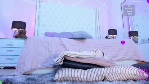 Snapshot of mackenzie_17 chatting on 9, 1, 2025 Mackenzie online show from 9, 1, 2025