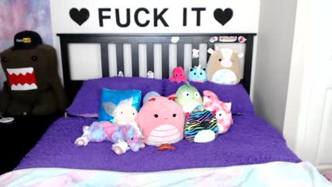 Mackenzie Wolfe online show from 15, 1, 2025