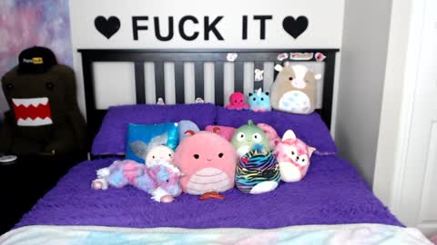 Mackenzie Wolfe online show from 20, 1, 2025