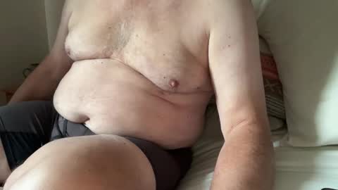 Snapshot of mad4itstill chatting on 26, 10, 2025 Ivor online show from 26, 10, 2025