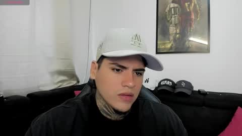 Snapshot of mad_maxxx1 chatting on 23, 10, 2025 max online show from 23, 10, 2025