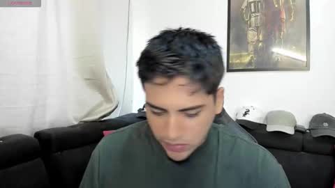 Snapshot of mad_maxxx1 chatting on 25, 10, 2025 max online show from 25, 10, 2025