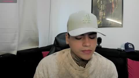 Snapshot of mad_maxxx1 chatting on 26, 10, 2025 max online show from 26, 10, 2025