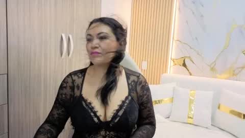 Madam Hott  online show from 16, 9, 2025