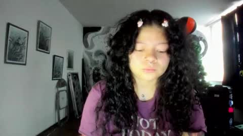 Snapshot of madam_sativa chatting on 21, 11, 2025 di online show from 21, 11, 2025