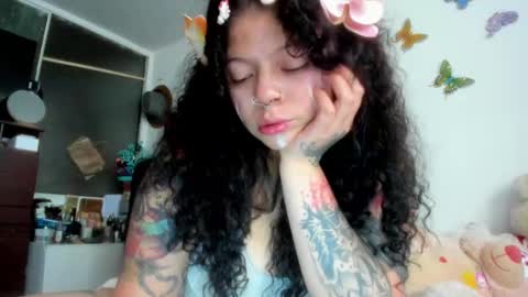 Snapshot of madam_sativa chatting on 25, 11, 2025 di online show from 25, 11, 2025