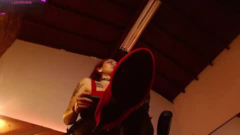 Snapshot of madame_ibby chatting on 4, 11, 2025 madame ibby online show from 4, 11, 2025