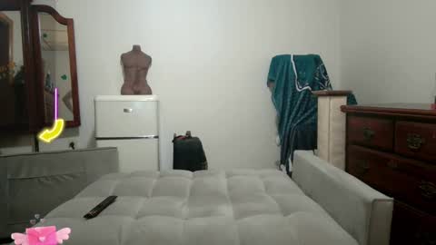 Snapshot of madammix76 chatting on 9, 10, 2025 Madammix769 online show from 9, 10, 2025