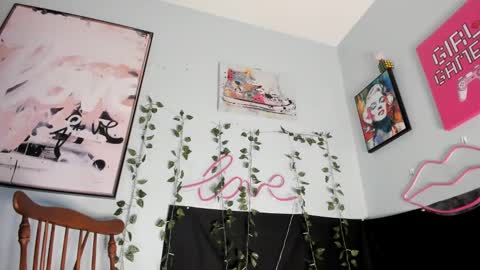 Snapshot of maddi_avalon chatting on 6, 2, 2025 Maddi Avalon online show from 6, 2, 2025