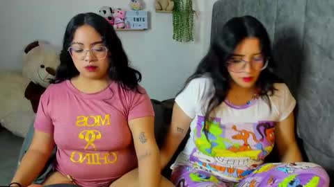 Snapshot of maddie_and_chelsea_ chatting on 23, 9, 2025 Maddie and Chelsea online show from 23, 9, 2025