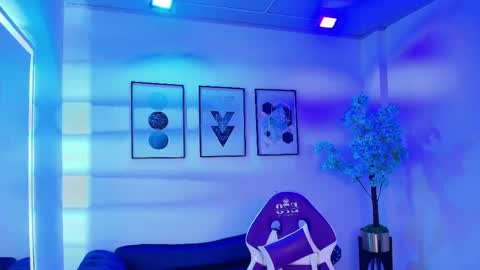 maddie_t18 online show from 2, 5, 2026