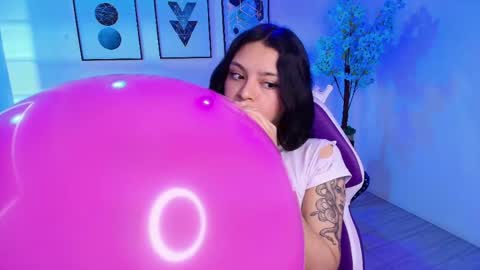 maddie_t18 online show from 12, 5, 2026
