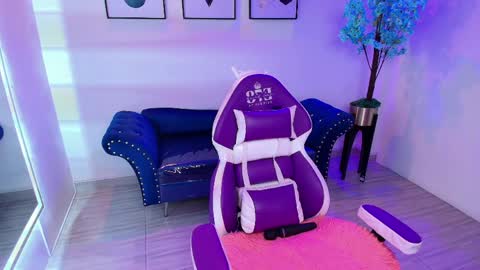 maddie_t18 online show from 13, 5, 2026