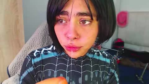 maddiie and clyde online show from 26, 9, 2025