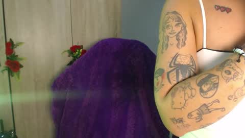 maddiie and clyde online show from 23, 10, 2025