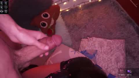 Snapshot of maddisrock chatting on 16, 12, 2025 madis online show from 16, 12, 2025