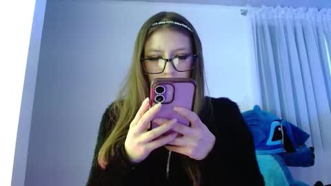 Snapshot of maddy_14 chatting on 27, 9, 2025 Maddy UwU online show from 27, 9, 2025