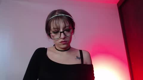 Snapshot of maddy_14 chatting on 11, 10, 2025 Maddy UwU online show from 11, 10, 2025