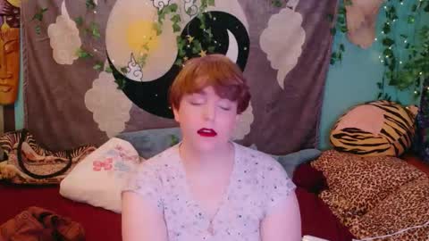 Snapshot of maddy_cat chatting on 21, 10, 2025 Maddy Cat online show from 21, 10, 2025