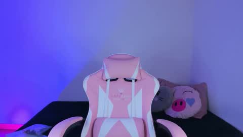 Snapshot of maddy_parker__ chatting on 29, 11, 2025 maddy_parker__ online show from 29, 11, 2025