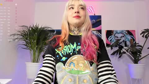 maddy_uwu online show from 14, 1, 2025