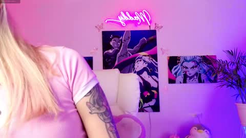 maddy_uwu online show from 9, 3, 2025