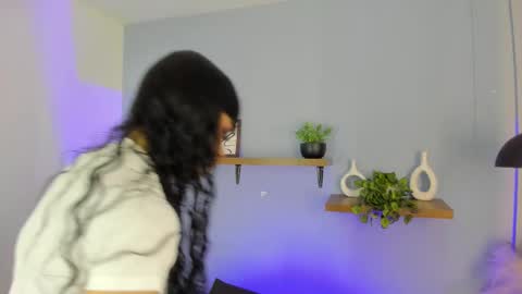 Snapshot of maddy_walker chatting on 18, 11, 2025 Maddy online show from 18, 11, 2025