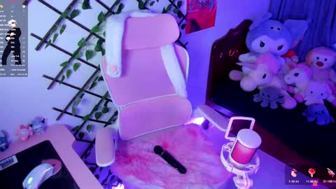 Maddy Foox online show from 6, 3, 2025