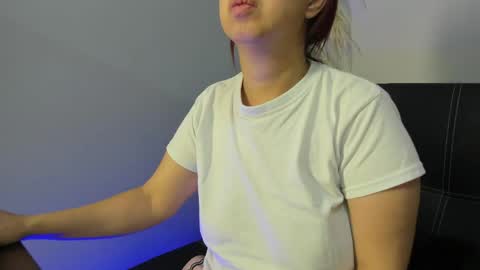 Snapshot of madelaine_blosson chatting on 17, 4, 2026 Madelaine online show from 17, 4, 2026