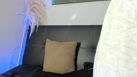 Snapshot of madelaine_blosson chatting on 1, 5, 2026 Madelaine online show from 1, 5, 2026