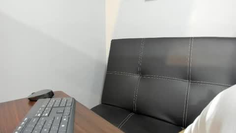 Snapshot of madelaine_blosson chatting on 20, 5, 2026 Madelaine online show from 20, 5, 2026