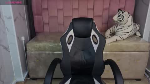 madelen  online show from 15, 12, 2025