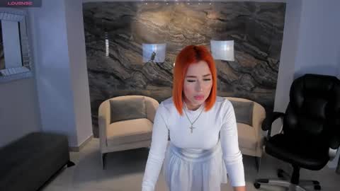 Snapshot of madelinefox_ chatting on 30, 9, 2025 Madeline online show from 30, 9, 2025