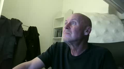 madio1187940 online show from 16, 12, 2025