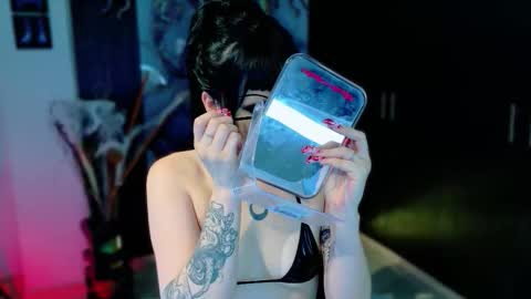 madison_jacksonn online show from 11, 11, 2025