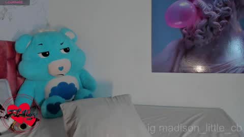 Snapshot of madison_little chatting on 14, 2, 2025 Melissa 700 1400 -5 online show from 14, 2, 2025