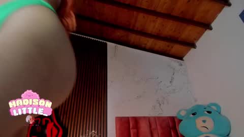 Snapshot of madison_little chatting on 21, 2, 2025 Melissa 700 1400 -5 online show from 21, 2, 2025