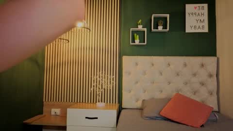 Snapshot of madison_little chatting on 14, 9, 2025 Melissa 700 1400 -5 online show from 14, 9, 2025